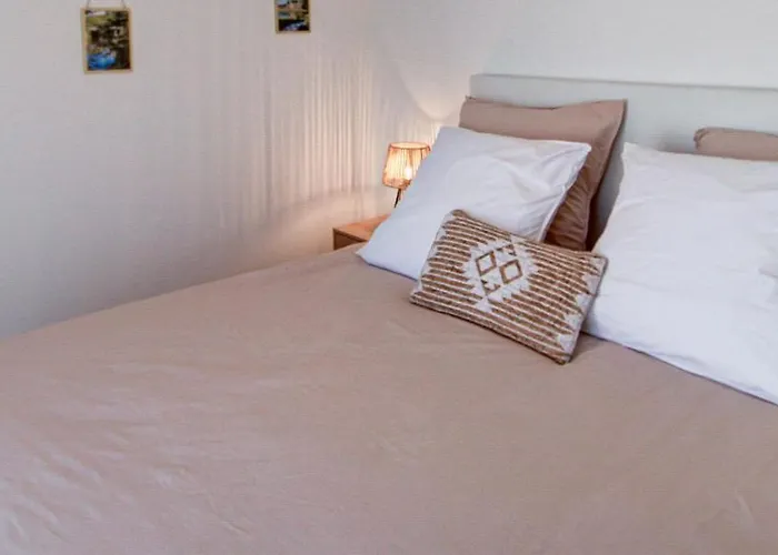 D'hotes Du Val D'asson Bed & Breakfast